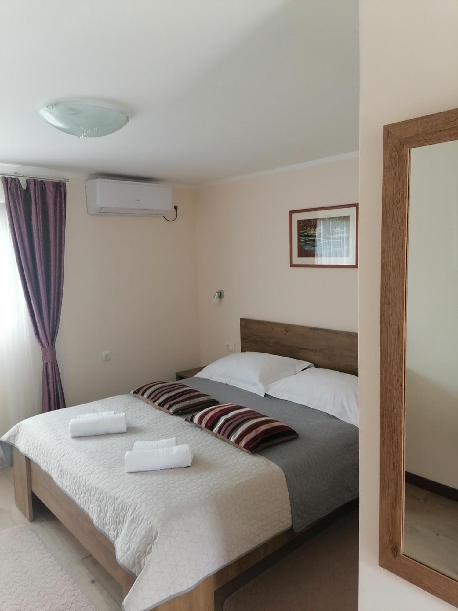 Apartments Kozjan カルロヴァッツ 部屋 写真