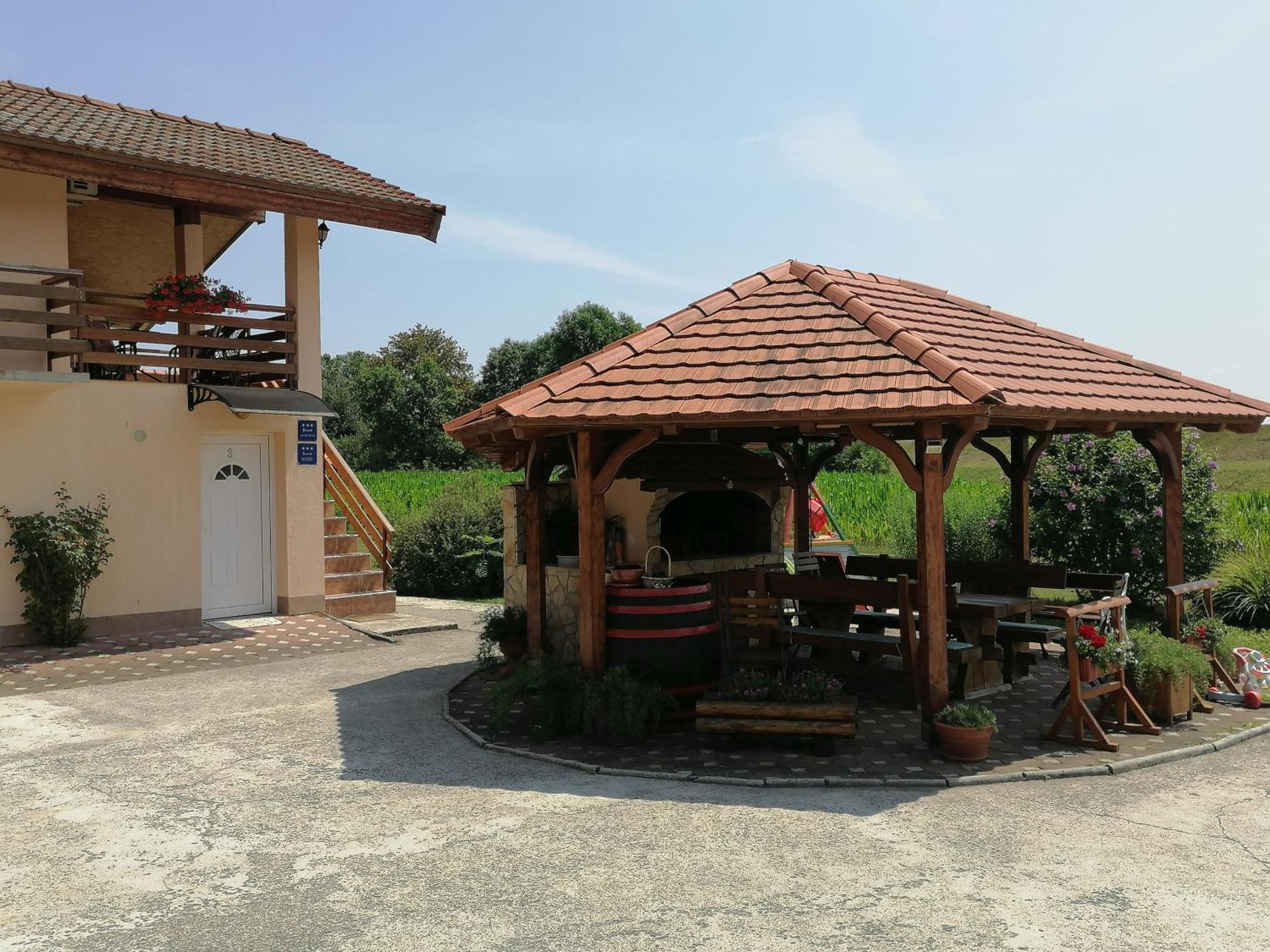 Apartments Kozjan カルロヴァッツ 部屋 写真