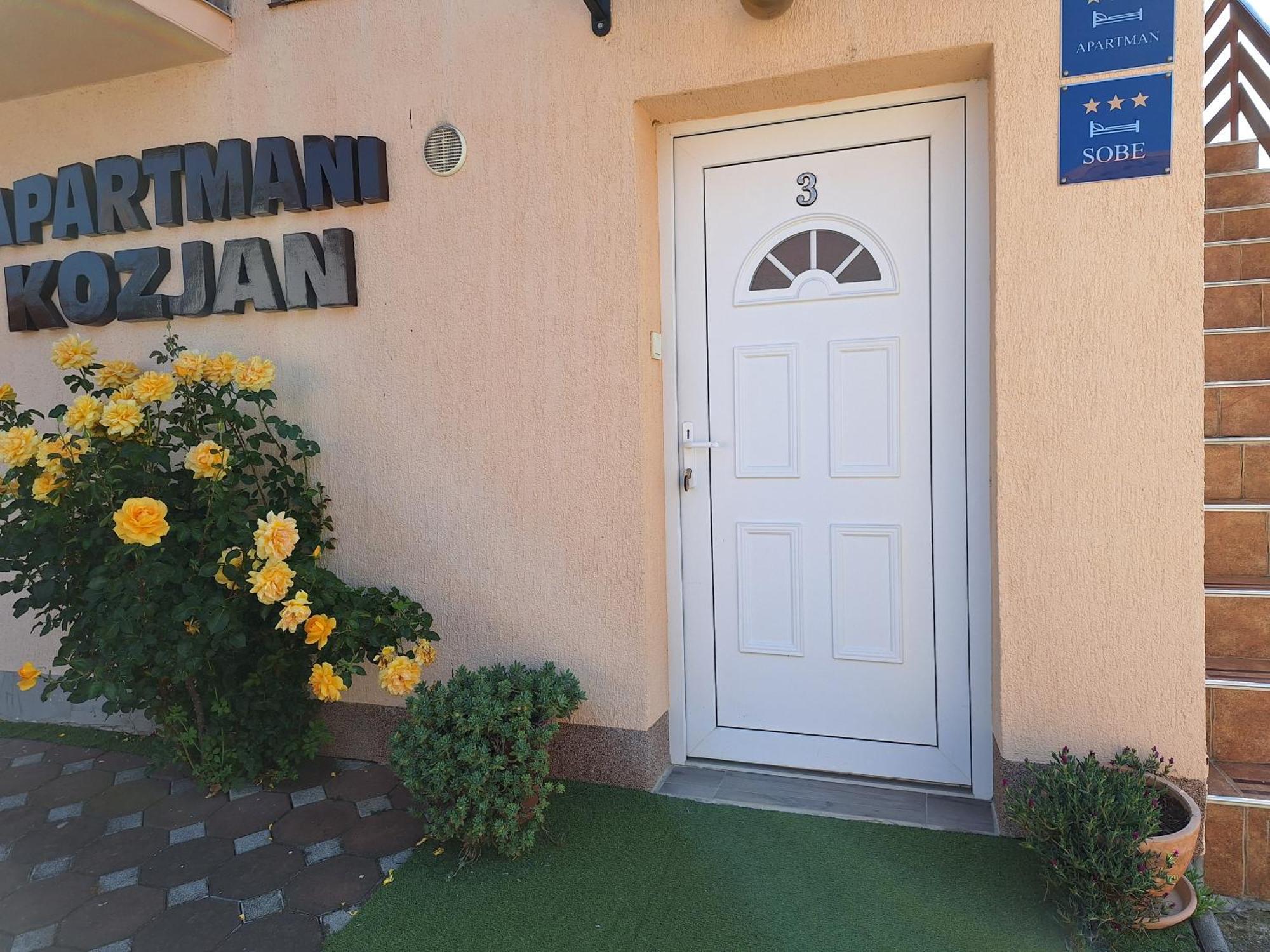 Apartments Kozjan カルロヴァッツ エクステリア 写真