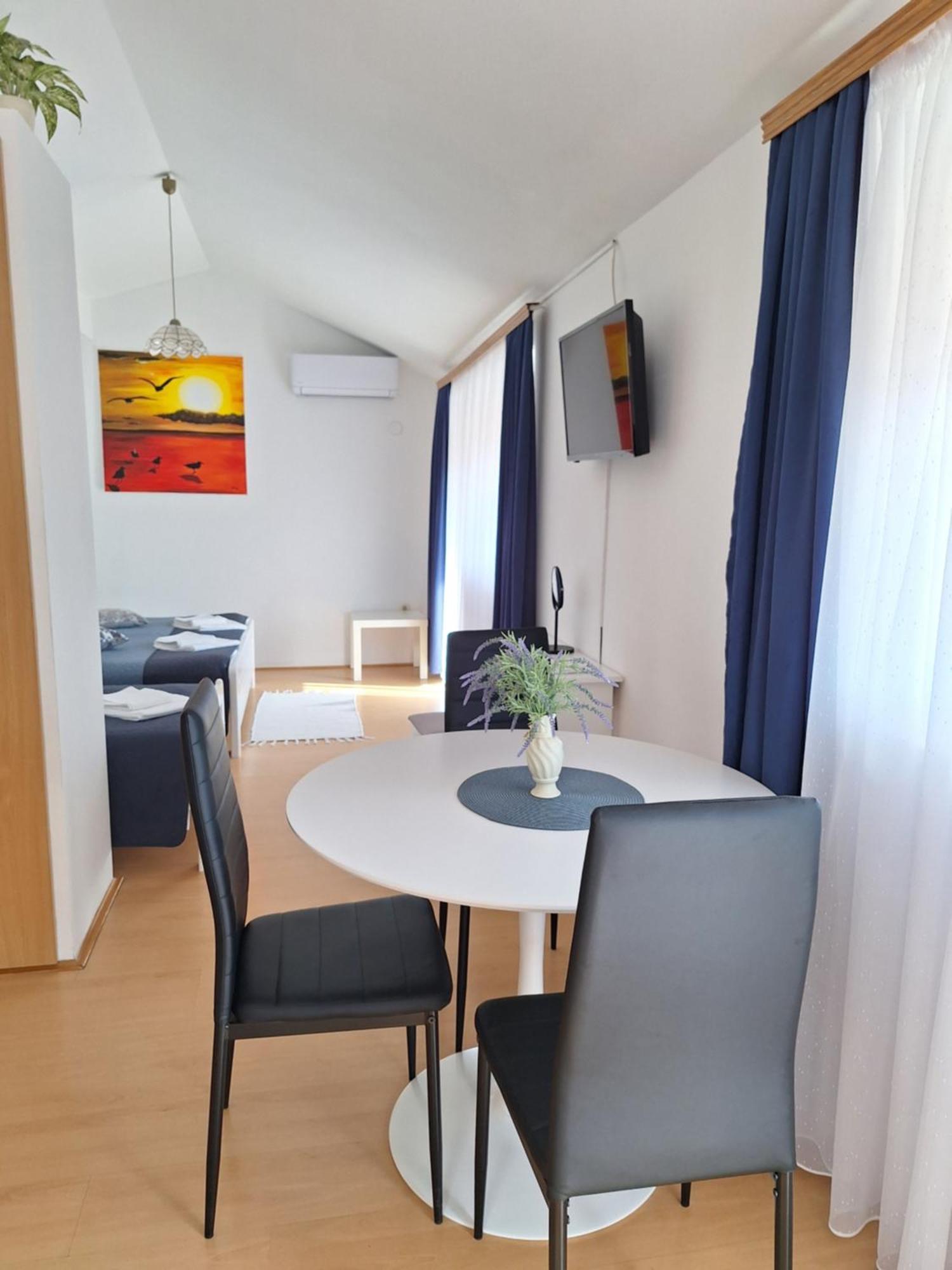 Apartments Kozjan カルロヴァッツ エクステリア 写真